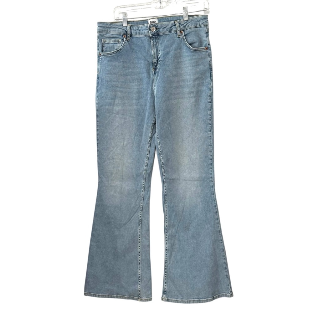 BDG Urban Outfitters W33 L32 Light Wash Flare Jeans Cotton Blend Stretch Denim